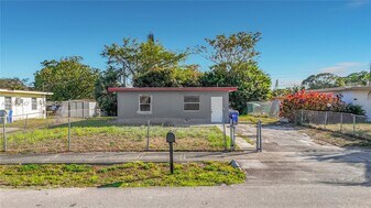 2408 NW 8th St in Pompano Beach, FL - Building Photo