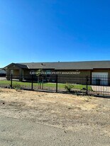 1957 CA-140 in Merced, CA - Building Photo
