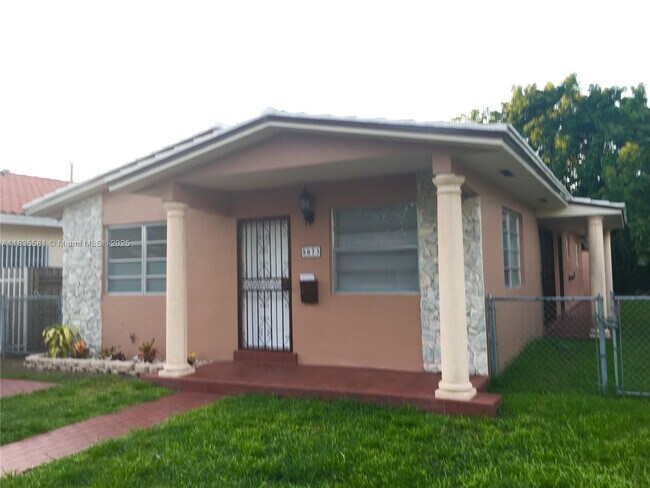5873 SW 3rd St in Miami, FL - Building Photo - Building Photo