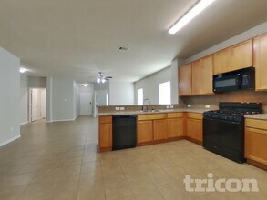 2122 Hackberry Bank Ln in Rosenberg, TX - Building Photo - Building Photo