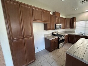 3831 E Mary Ave in Visalia, CA - Building Photo - Building Photo