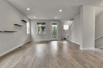 2350 S Troy Ct in Aurora, CO - Building Photo - Building Photo