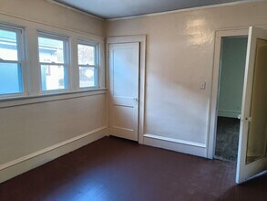 1975 W Melvina St in Milwaukee, WI - Building Photo - Building Photo