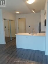 30-1130 Roehampton Ave in Toronto, ON - Building Photo - Building Photo