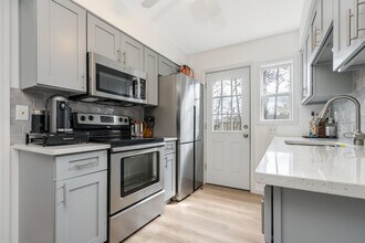 17 Youngs Dr in Flemington, NJ - Building Photo - Building Photo