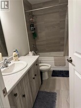 8 Dryden Ln in Hamilton, ON - Building Photo - Building Photo