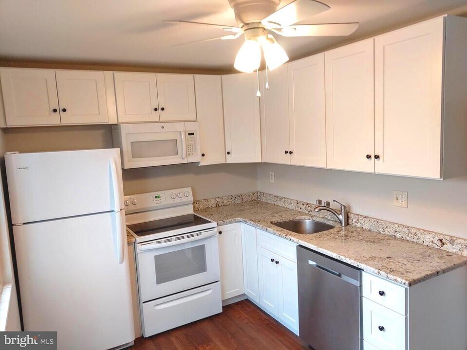 26 Park Ave in Chalfont, PA - Building Photo