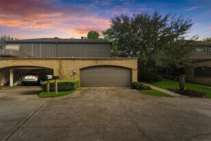18118 Lakeside Ln in Houston, TX - Building Photo