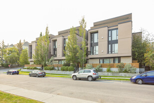 2905 16th St SW in Calgary, AB - Building Photo