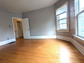 3205-3207 N Bartlett Ave in Milwaukee, WI - Building Photo - Building Photo