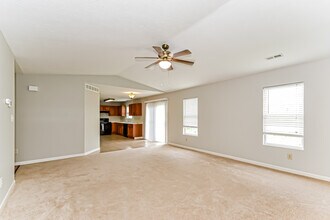 690 W Arielle Ct in Monroe, OH - Building Photo - Building Photo