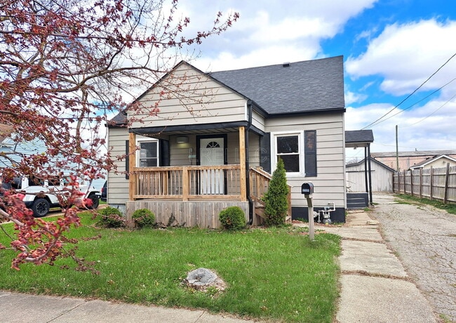 property at 1722 Beechwood Ave