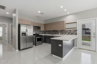 151 N Halstead Dr in Horizon City, TX - Building Photo - Building Photo