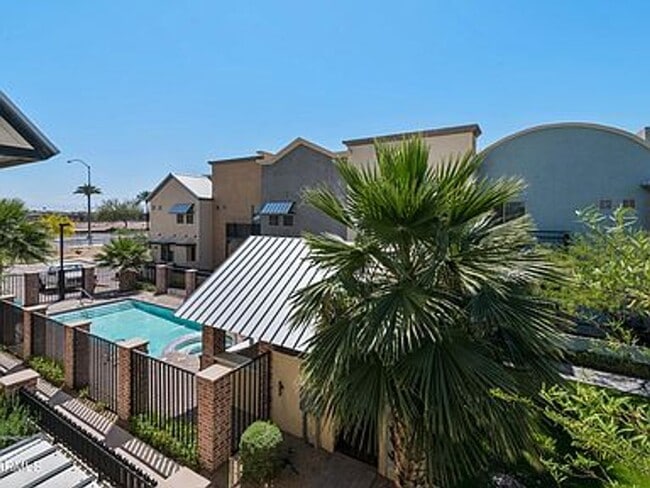 property at 1406 W Main St