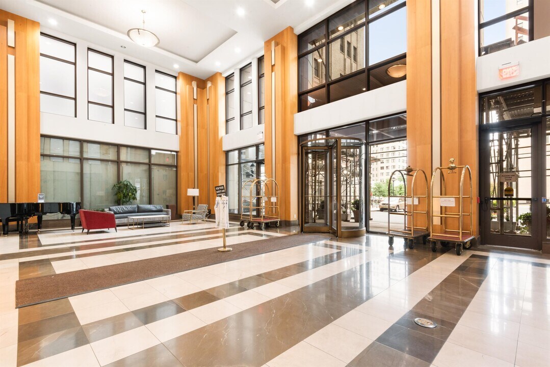 4 BEACON Way in Jersey City, NJ - Building Photo