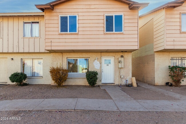 property at 3605 W Bethany Home Rd
