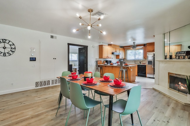 24314 Kittridge St in Los Angeles, CA - Building Photo - Building Photo