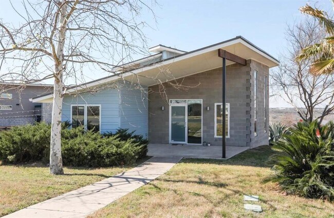 7313 Ava Ln