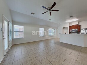10006 Blissfull Valley Ln in Tomball, TX - Foto de edificio - Building Photo