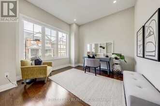 60 Match Point Ct in Aurora, ON - Building Photo - Building Photo