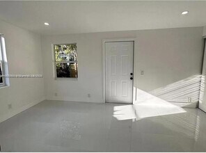 103 NW 68th Terrace in Miami, FL - Building Photo - Building Photo