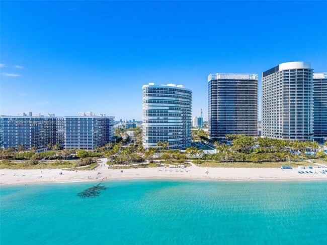 9601 Collins Ave in Bal Harbour, FL - Building Photo - Building Photo