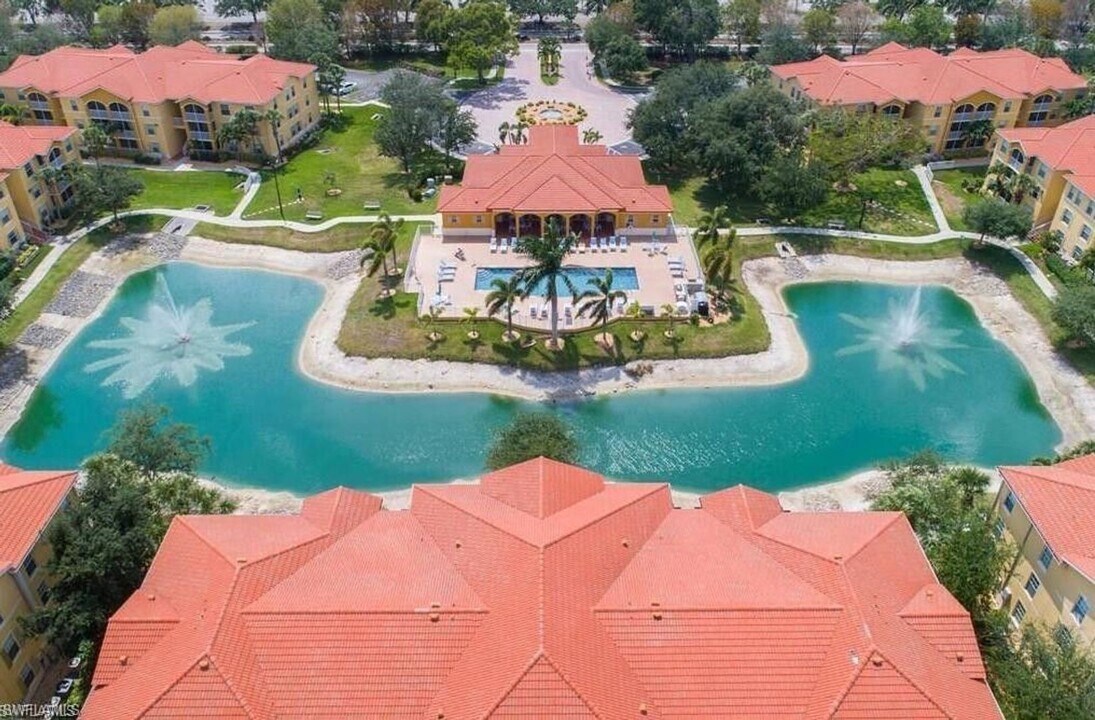 4121 Residence Drive in Ft. Myers, FL - Foto de edificio