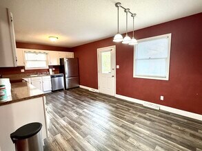 2317 Independence Ct in Jefferson City, MO - Foto de edificio - Building Photo