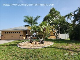 1306 SW 13th Terrace in Cape Coral, FL - Building Photo