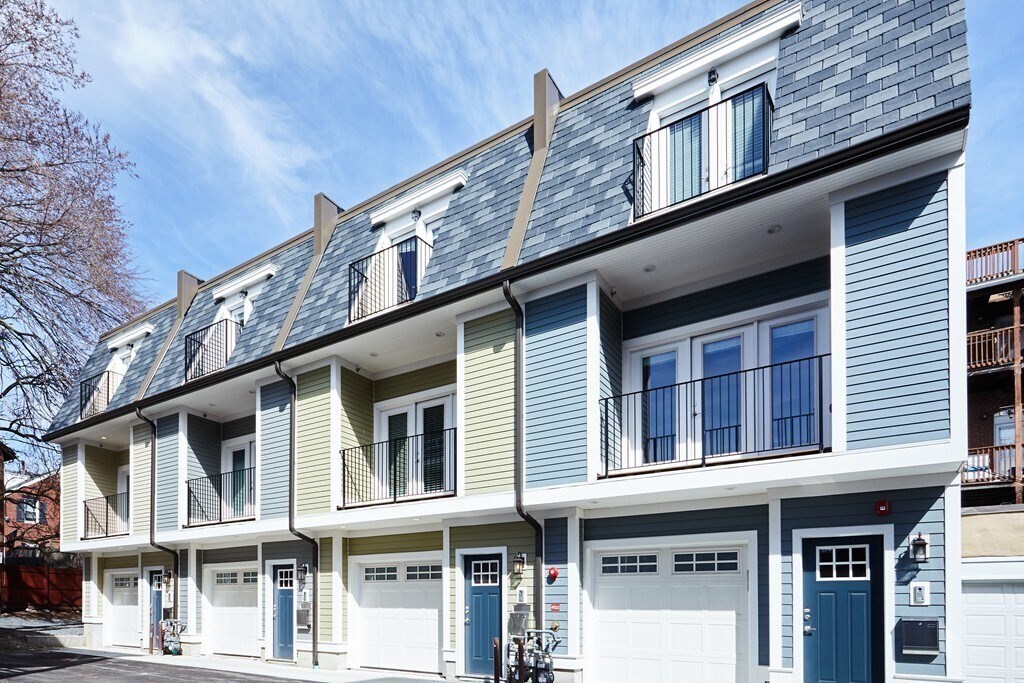 17 Barrett Ave, Unit 1 in Boston, MA - Building Photo