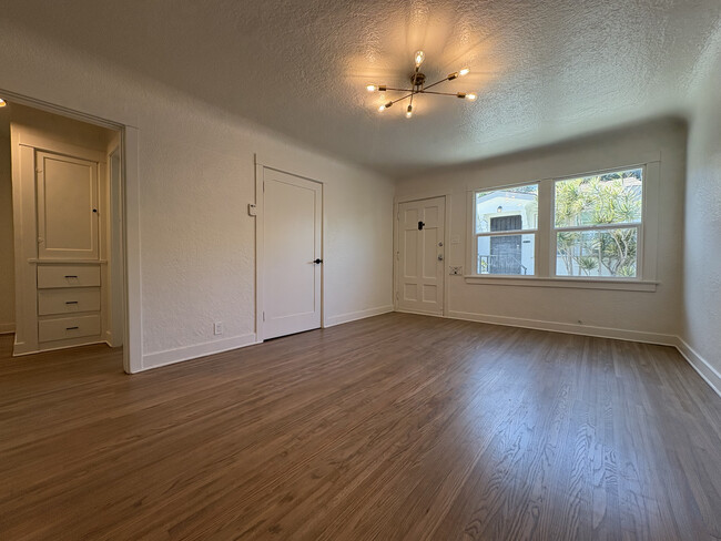 property at 621 W 23rd St