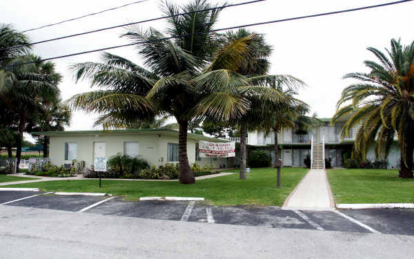 Ocean Garden Resort in Pompano Beach, FL - Building Photo - Building Photo