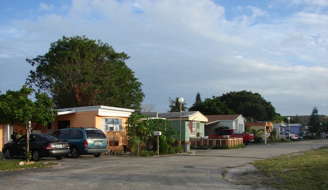 NW Access Rd in Pompano Beach, FL - Building Photo - Building Photo