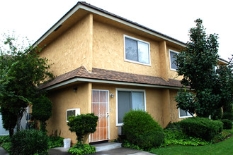 14942 Ward St in Garden Grove, CA - Foto de edificio - Building Photo