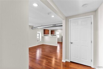85 W Chippewa St in Buffalo, NY - Building Photo - Building Photo
