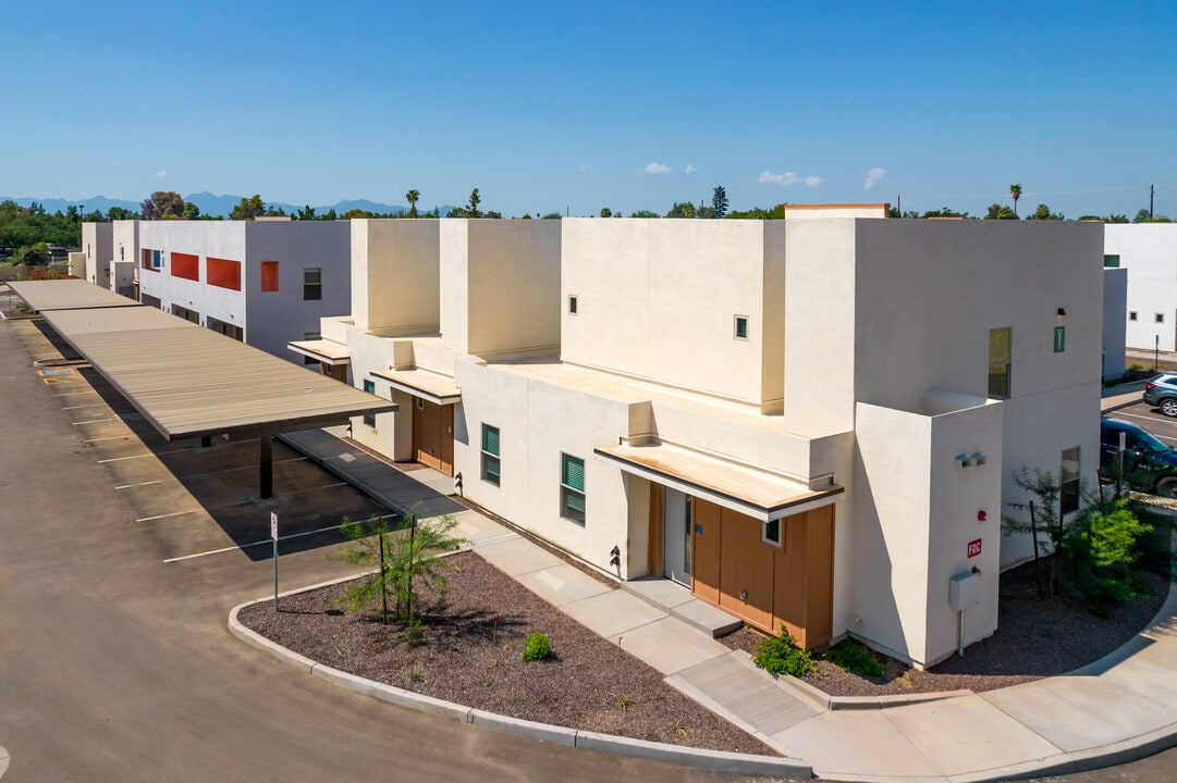 Libertad Glendale in Glendale, AZ - Foto de edificio