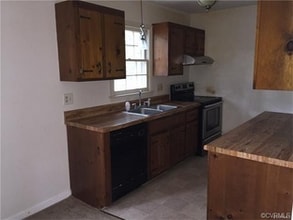 610 Lemoine Ln in North Chesterfield, VA - Building Photo - Building Photo