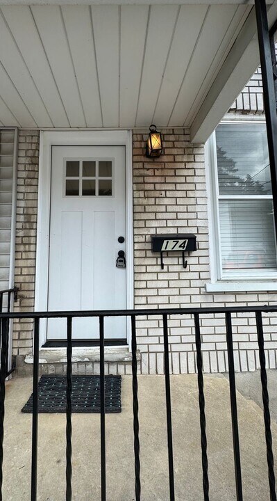174 Ridge St in Emmaus, PA - Building Photo