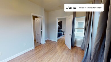 Private bedroom in 4 bed/4 bath Home in Austin, TX - Building Photo - Building Photo