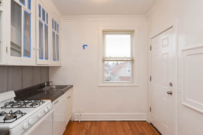 4826.5 W Addison St in Chicago, IL - Building Photo - Building Photo