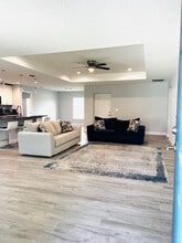 379 Wilton Ave SW in Palm Bay, FL - Foto de edificio - Building Photo