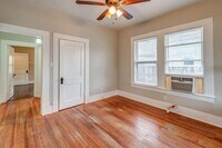 115 Goldenrod St photo'