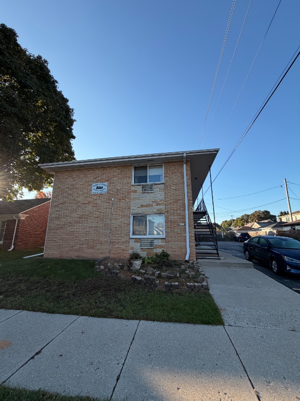8111 W Lincoln Ave