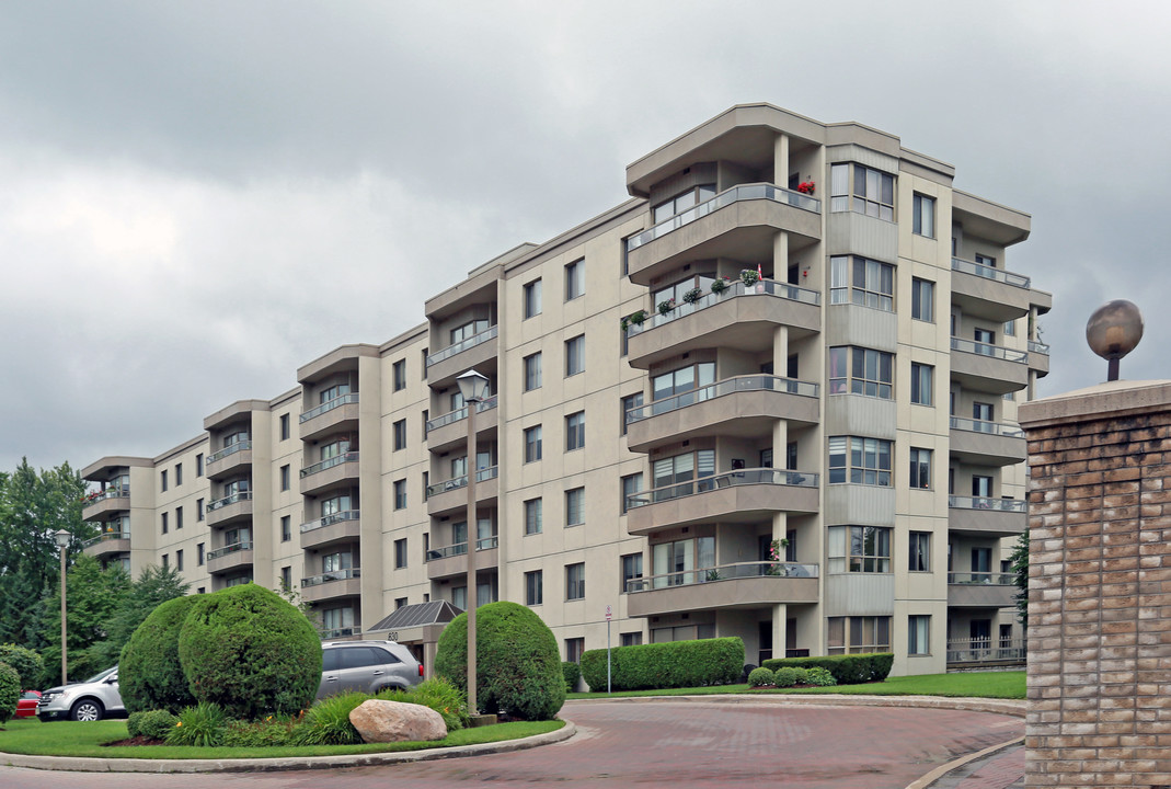 Rosecliffe Gardens II in London, ON - Building Photo