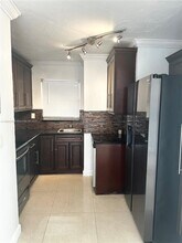 8840 Fontainebleau Blvd in Miami, FL - Building Photo - Building Photo