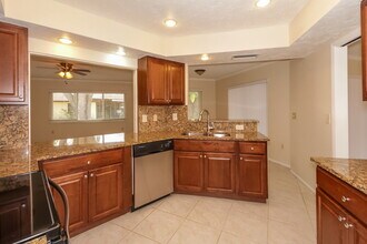 4248 Dryden Cir in Sarasota, FL - Building Photo - Building Photo