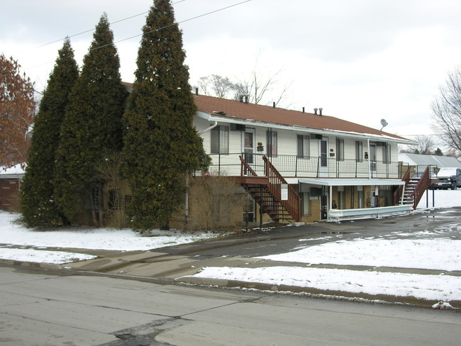 Multi Family Bldg in Akron, OH - Building Photo - Building Photo