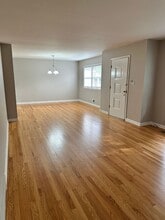 708 Cave Mill Rd in Bowling Green, KY - Building Photo - Building Photo