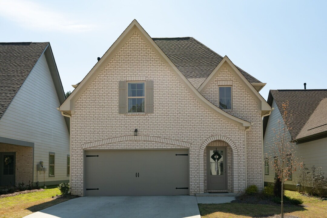 2134 Springfield Dr in Chelsea, AL - Foto de edificio