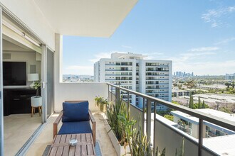 1155 N La Cienega Blvd, Unit 905 in West Hollywood, CA - Building Photo - Building Photo